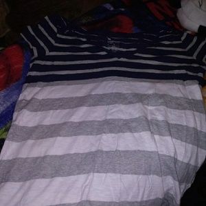 Women's V Neck Gap Top